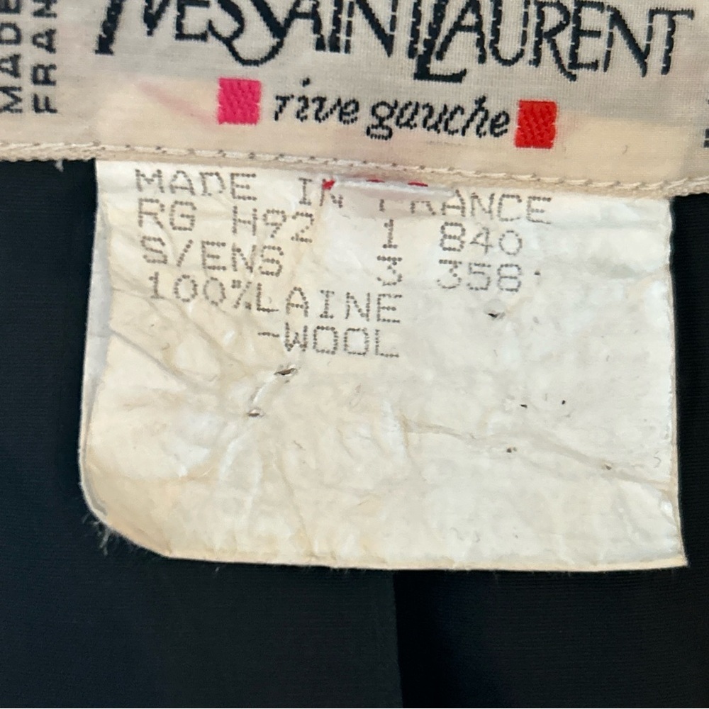 Yves Saint Laurent VINTAGE Rive Gauche Wool Blazer w/ wooden buttons-size 34(4) - Picture 6 of 7